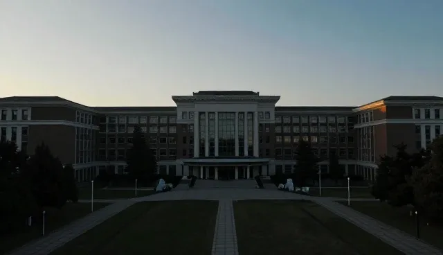 光谷网站建设如何通过区域精准搜索优化用户体验